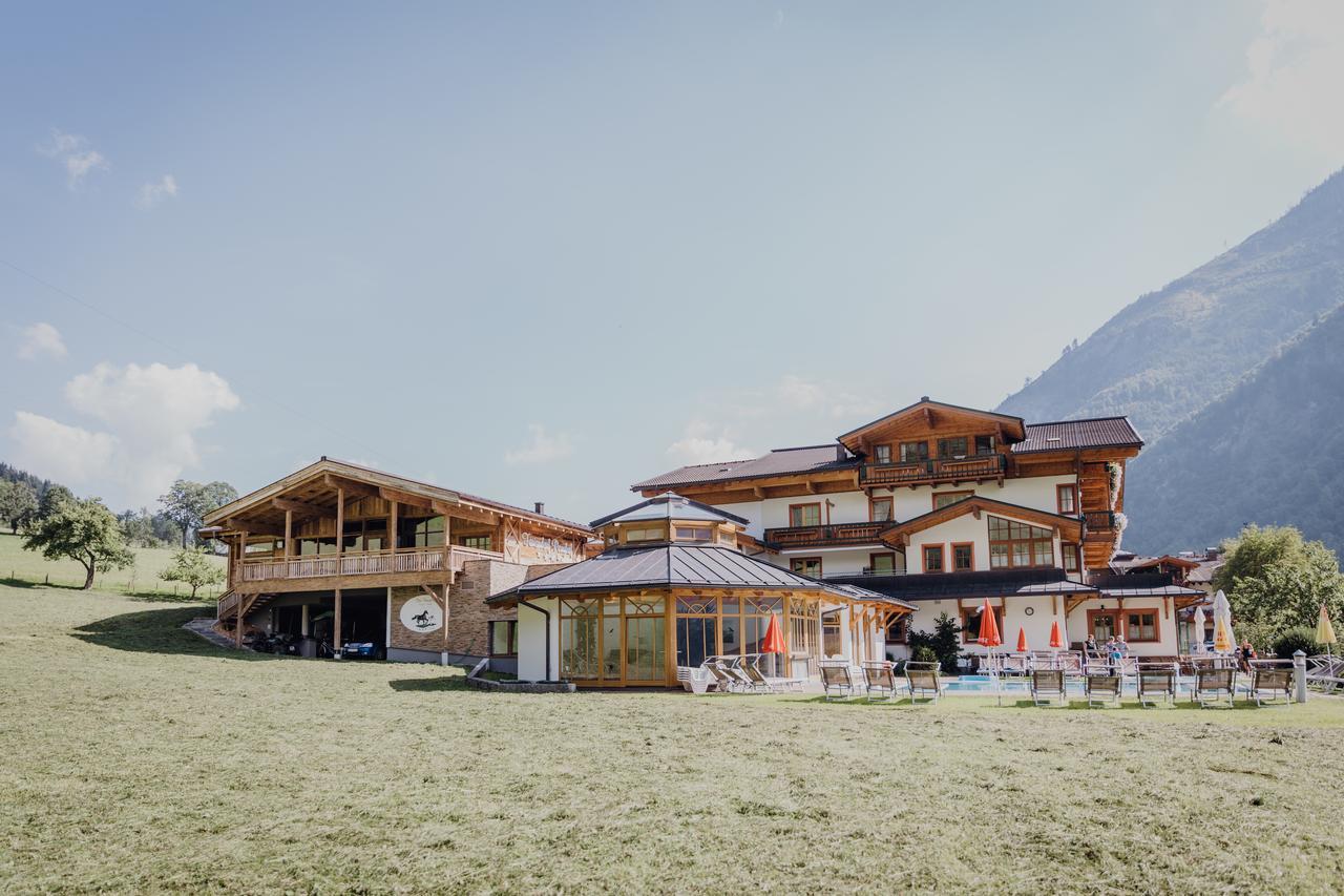 Hotel Feriendorf Ponyhof Fusch an der Grossglocknerstrasse Exterior foto